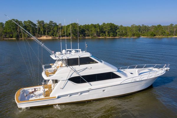 Hatteras 70 Convertible - main image