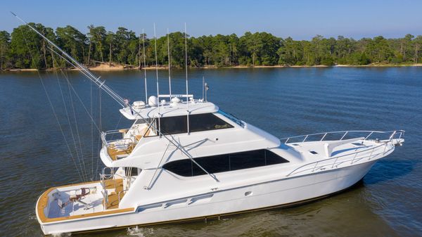 Hatteras 70 Convertible