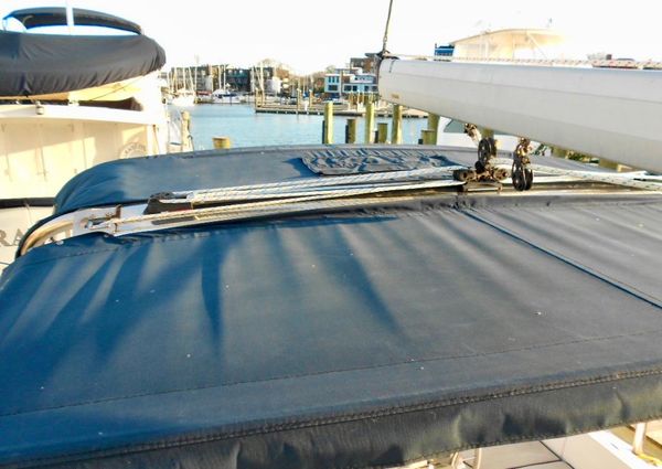 Hunter 36 image