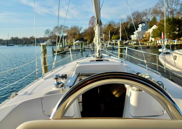 Hunter 36 image