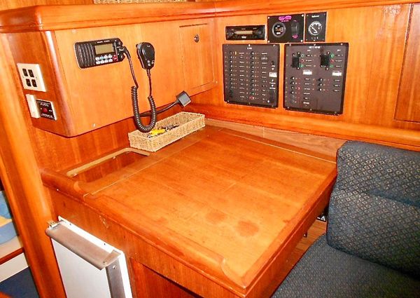 Hunter 36 image