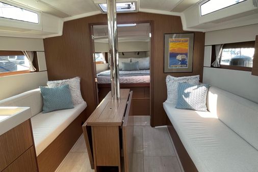 Beneteau Oceanis 38.1 image