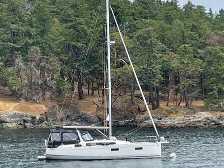 Beneteau Oceanis 38.1 image