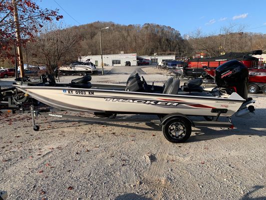 Tracker Pro Team 190 TXE - main image