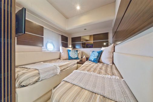 Azimut 54 Flybridge image