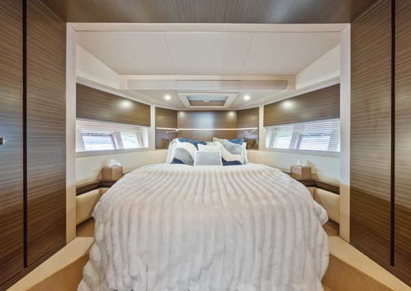 Azimut 54 Flybridge image