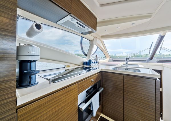 Azimut 54 Flybridge image