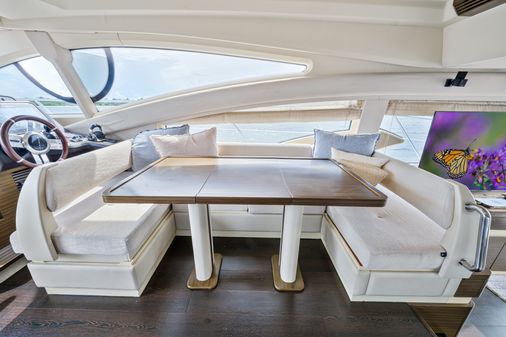 Azimut 54 Flybridge image