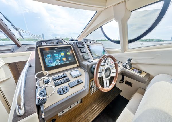 Azimut 54 Flybridge image