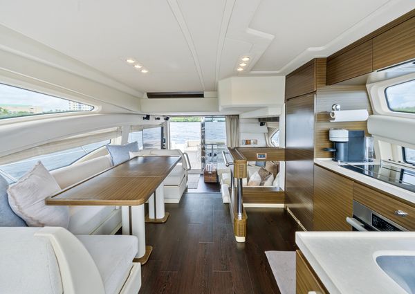 Azimut 54 Flybridge image