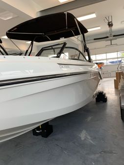 Bayliner DX-2000 image