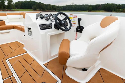 Bayliner DX-2000 image