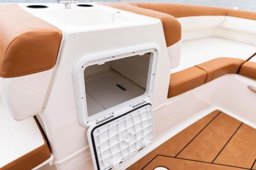 Bayliner DX-2000 image