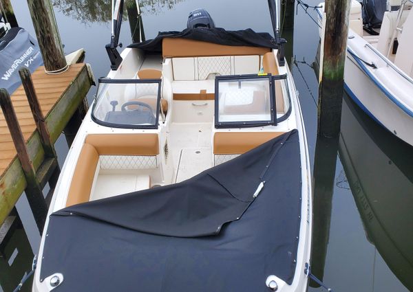 Bayliner DX-2000 image