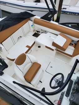 Bayliner DX-2000 image