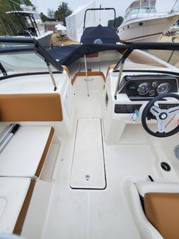 Bayliner DX-2000 image