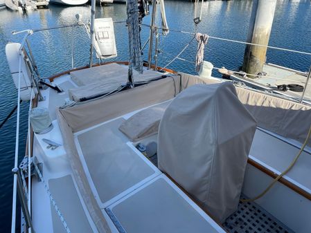 Hinckley Bermuda 40, MK III Sloop image