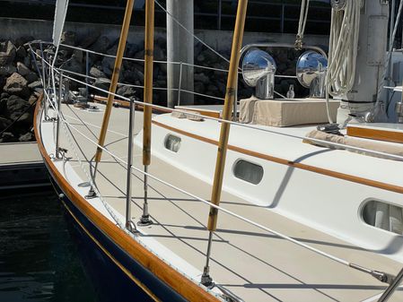 Hinckley Bermuda 40, MK III Sloop image