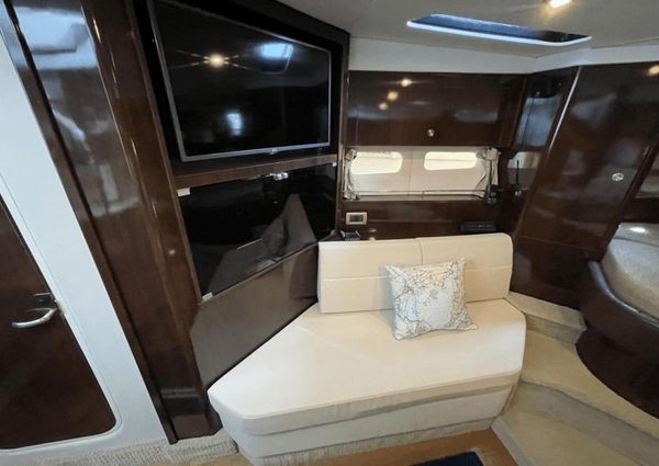 Sea Ray 350 Sundancer image