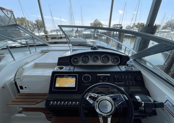 Sea Ray 350 Sundancer image