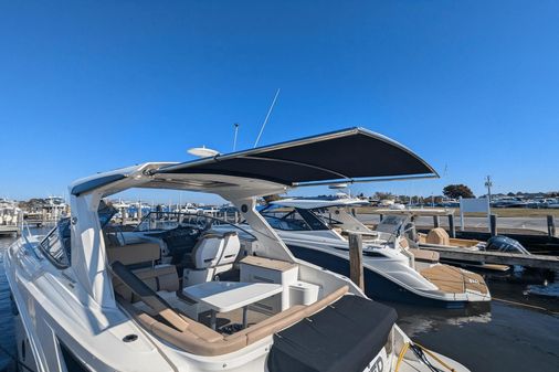 Sea Ray 350 Sundancer image