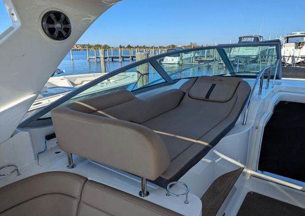 Sea Ray 350 Sundancer image