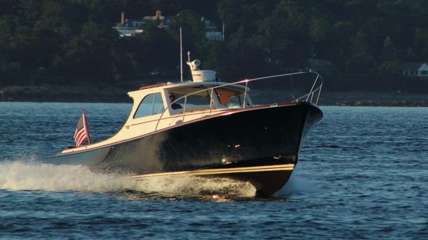 Hinckley Picnic Boat Classic