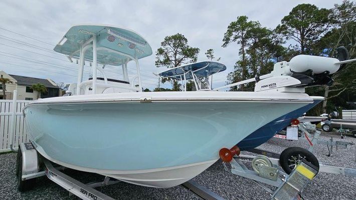 Sea-pro 222-CENTER-CONSOLE - main image