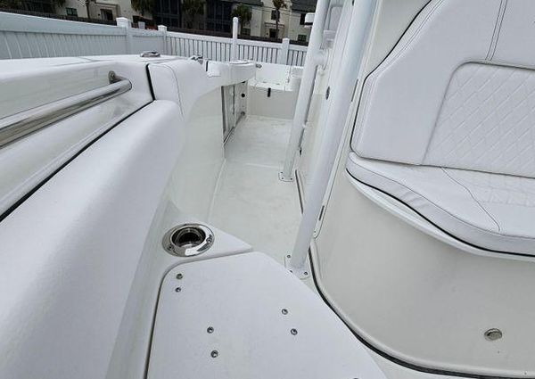 Sea-pro 222-CENTER-CONSOLE image