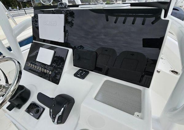 Sea-pro 222-CENTER-CONSOLE image