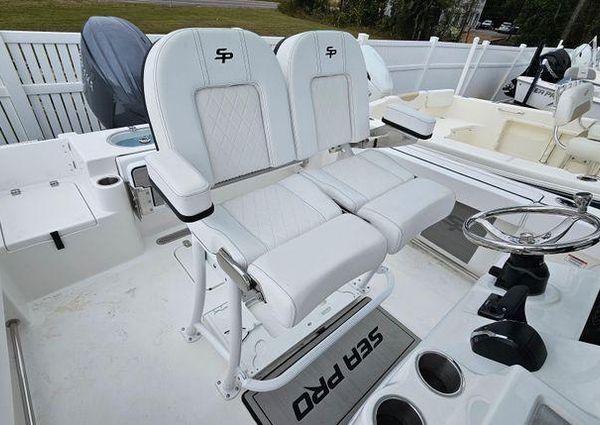 Sea-pro 222-CENTER-CONSOLE image