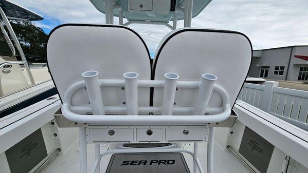 Sea-pro 222-CENTER-CONSOLE image