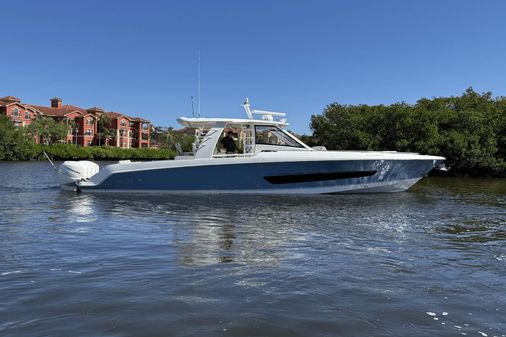 Boston Whaler 420 Outrage image