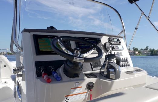 Boston Whaler 270 Dauntless image