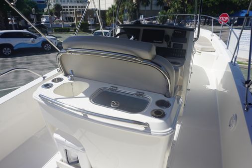 Boston Whaler 270 Dauntless image