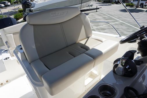 Boston Whaler 270 Dauntless image