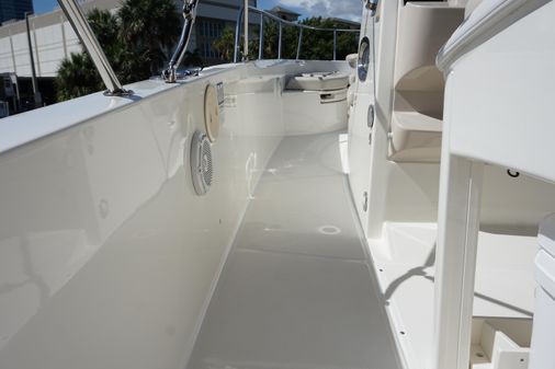 Boston Whaler 270 Dauntless image