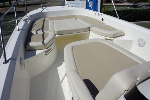 Boston Whaler 270 Dauntless image