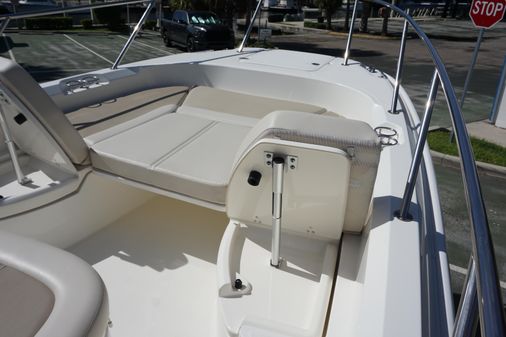 Boston Whaler 270 Dauntless image