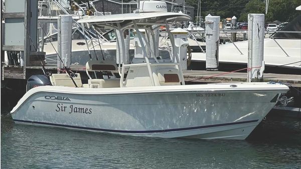 Cobia 220 Center Console 