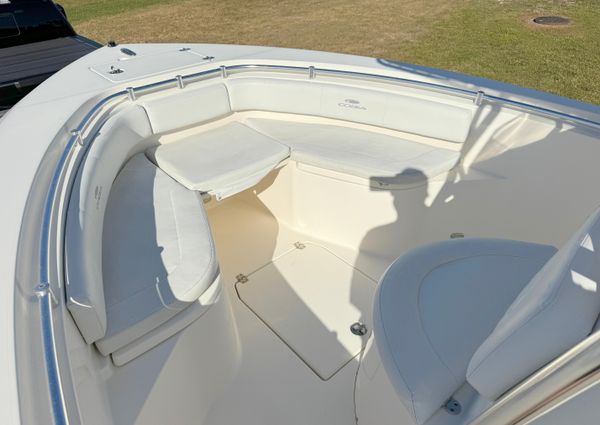 Cobia 237-CENTER-CONSOLE image