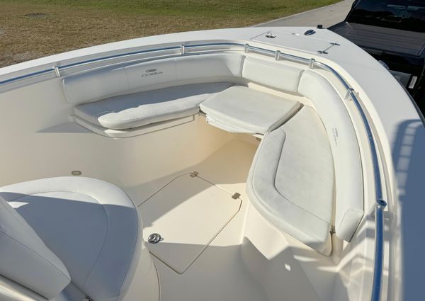 Cobia 237-CENTER-CONSOLE image