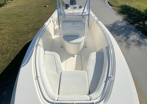 Cobia 237-CENTER-CONSOLE image