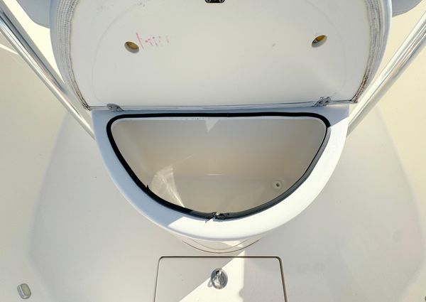 Cobia 237-CENTER-CONSOLE image