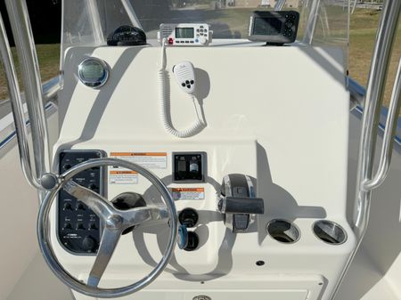 Cobia 237-CENTER-CONSOLE image