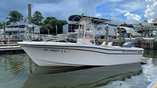 Grady-White Escape 209