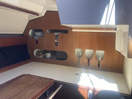 Hunter 34 image