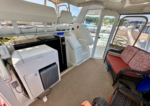 Carver 355-AFT-CABIN image