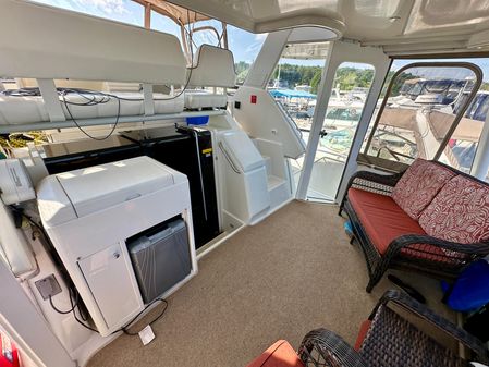 Carver 355-AFT-CABIN image