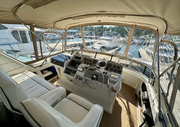 Carver 355-AFT-CABIN image